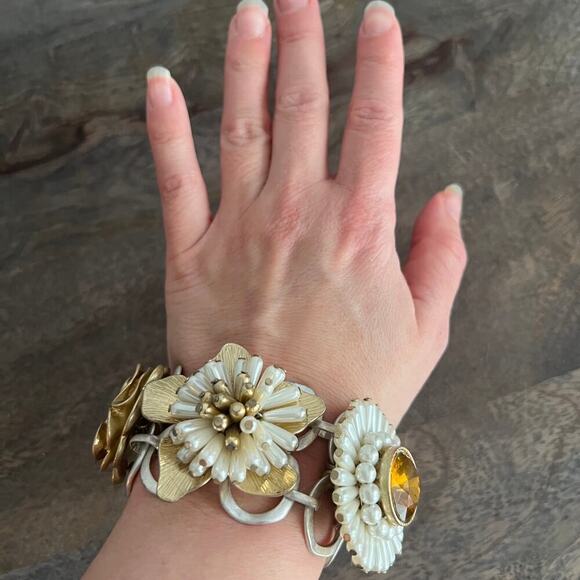 Jessica Simpson Silver and Gold Metallic T Clasp Floral Statement Bracelet - Picture 3 of 9